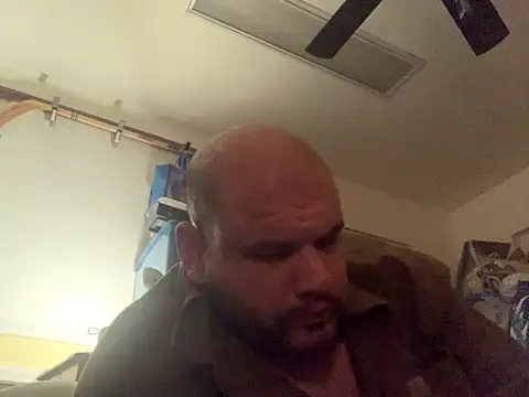 Snapshot of shakeweight chatting on February 7, 2026, 9:24 am shakeweight online show from February 7, 2026, 9:24 am