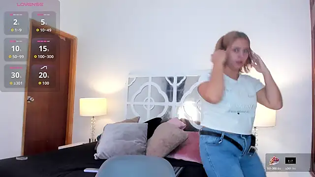 MikaelaStone online show from November 1, 2025, 11:34 am