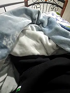 fena-sikerimmm online show from April 5, 2026, 1:03 am