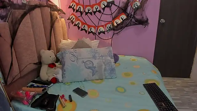 Snapshot of AndreaSweet2 chatting on October 20, 2025, 7:36 pm AndreaSweet2 online show from October 20, 2025, 7:36 pm