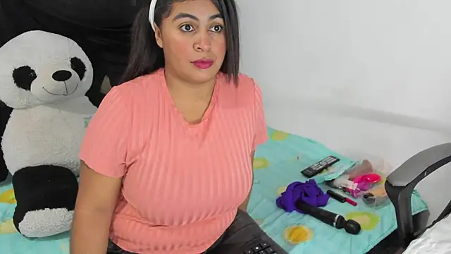 Snapshot of AndreaSweet2 chatting on October 31, 2025, 2:40 pm AndreaSweet2 online show from October 31, 2025, 2:40 pm