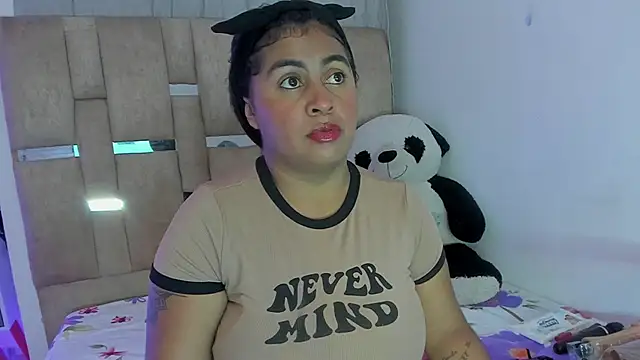 Snapshot of AndreaSweet2 chatting on December 3, 2025, 7:45 pm AndreaSweet2 online show from December 3, 2025, 7:45 pm