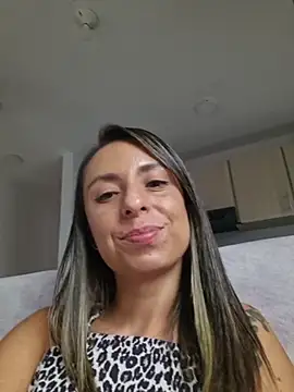 Snapshot of AprilStone1 chatting on June 6, 2026, 10:25 pm AprilStone1 online show from June 6, 2026, 10:25 pm