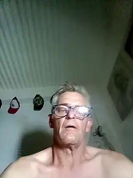 Snapshot of CPTCOCK chatting on December 2, 2025, 8:37 pm CPTCOCK online show from December 2, 2025, 8:37 pm