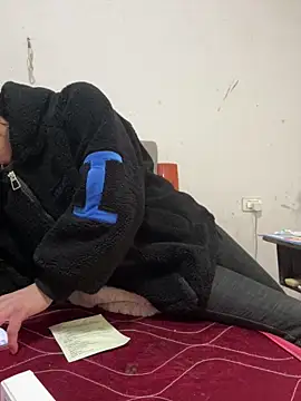 crhong666 online show from December 14, 2025, 12:27 am