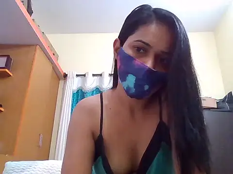 Snapshot of Curvyqueenz chatting on November 5, 2025, 5:35 pm Curvyqueenz online show from November 5, 2025, 5:35 pm