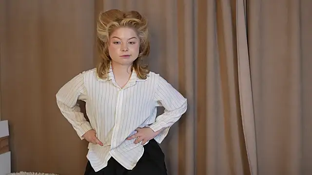 Stella Vanila online show from October 8, 2025, 1:14 am