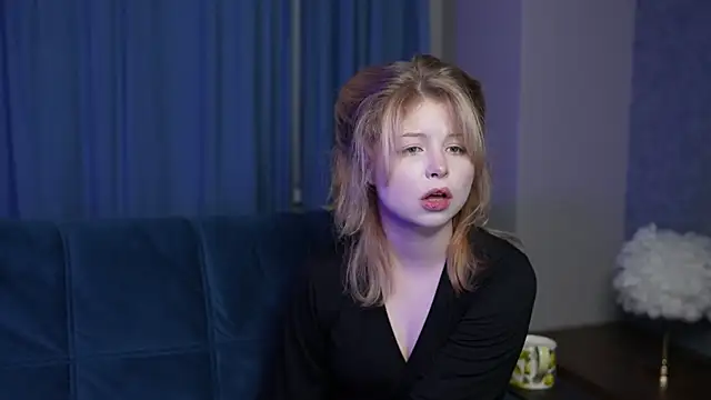 Stella Vanila online show from March 3, 2026, 11:32 pm