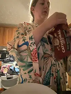 Missmissymee online show from October 4, 2025, 6:28 pm