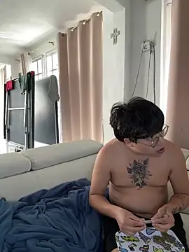 cutieass online show from October 16, 2025, 9:05 pm