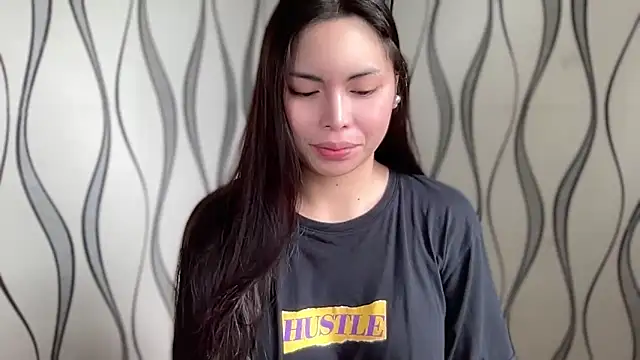 lovekatexx online show from November 3, 2025, 3:41 am