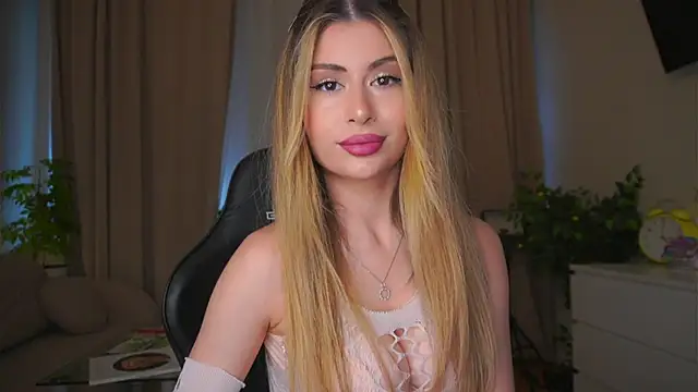 GeorginaHarn online show from May 22, 2026, 8:10 am