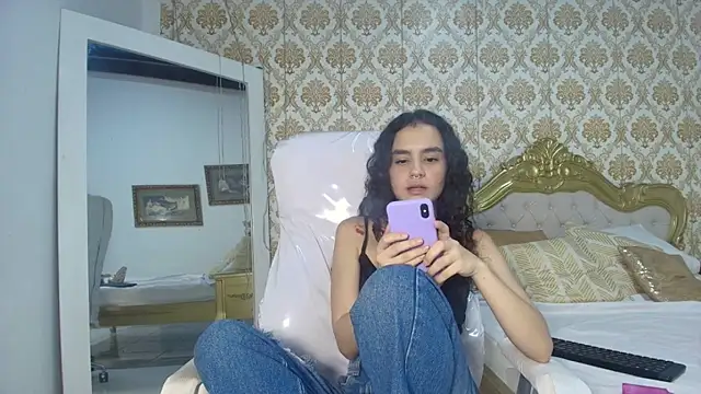 Snapshot of JessB_ chatting on November 8, 2025, 7:56 pm JessB online show from November 8, 2025, 7:56 pm