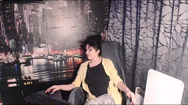 AMOURSWEET2025 online show from February 19, 2026, 6:04 pm