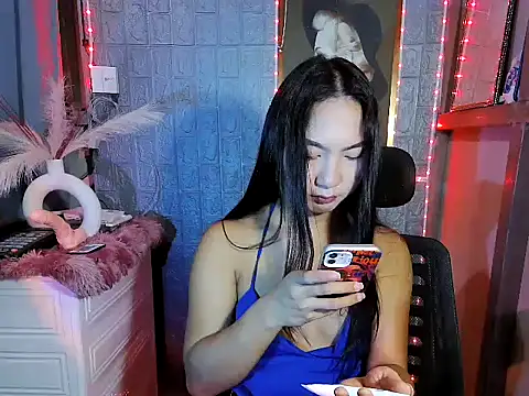 Nathalie Smith19 online show from April 18, 2026, 9:37 pm