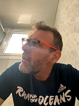 Snapshot of gigolobcn chatting on September 10, 2025, 9:53 am gigolobcn online show from September 10, 2025, 9:53 am