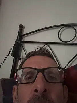 Snapshot of gigolobcn chatting on December 14, 2025, 11:26 am gigolobcn online show from December 14, 2025, 11:26 am