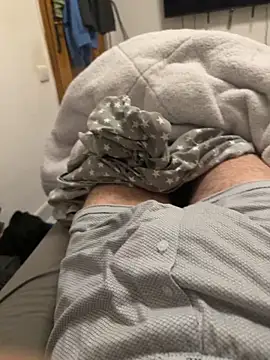 Snapshot of gigolobcn chatting on December 21, 2025, 6:42 am gigolobcn online show from December 21, 2025, 6:42 am