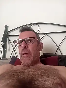 gigolobcn online show from April 15, 2026, 1:18 pm