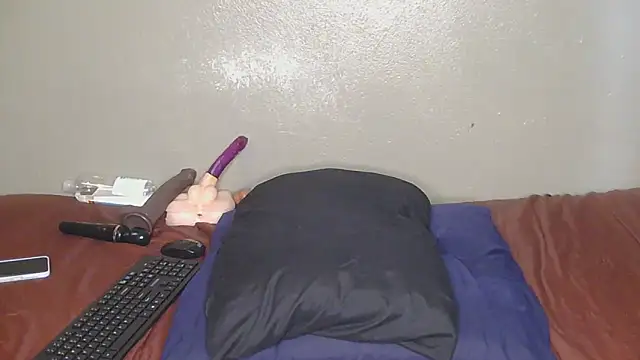 Snapshot of CherieBlushX chatting on February 10, 2026, 5:22 am CherieBlushX online show from February 10, 2026, 5:22 am