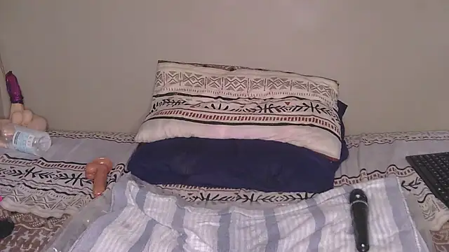 Snapshot of CherieBlushX chatting on April 2, 2026, 6:05 pm CherieBlushX online show from April 2, 2026, 6:05 pm