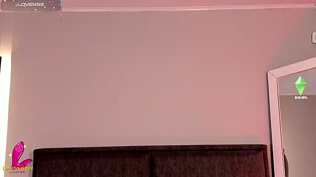 Emma  clark  online show from November 13, 2025, 12:37 pm