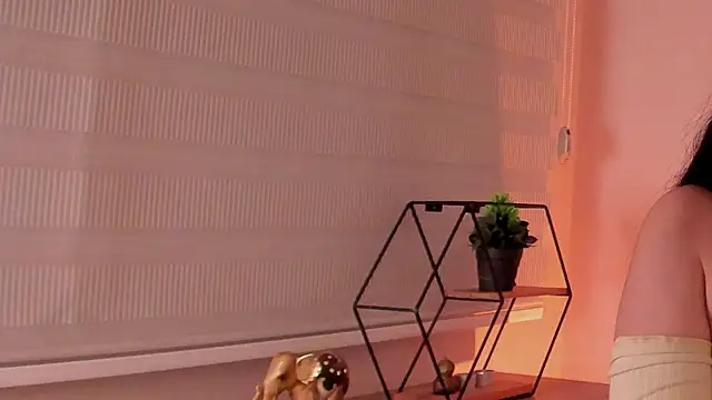 Emma  clark  online show from March 6, 2026, 12:23 pm