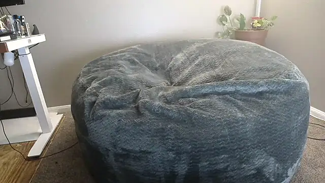 LeeCox online show from January 4, 2025, 3:07 pm