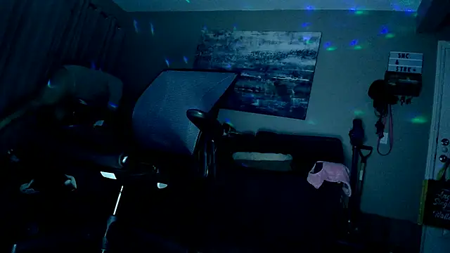 LeeCox online show from February 9, 2025, 10:20 am