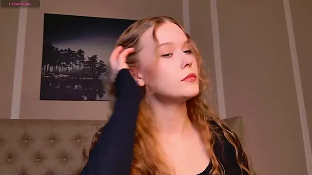 MandyMils online show from October 4, 2025, 3:21 pm