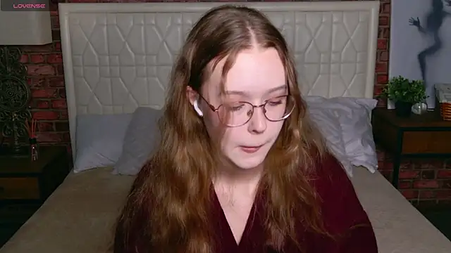 MandyMils online show from November 9, 2025, 12:25 pm