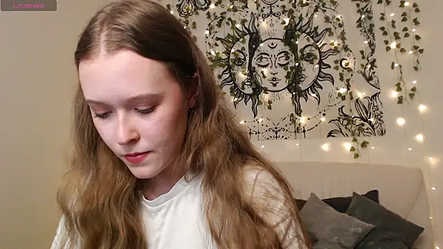 MandyMils online show from November 14, 2025, 5:55 pm