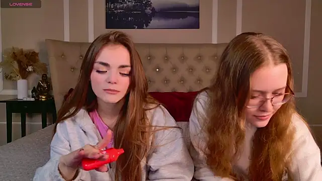 MandyMils online show from November 15, 2025, 2:24 pm