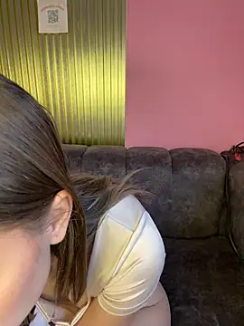 PrettyAmber online show from February 1, 2026, 4:38 pm