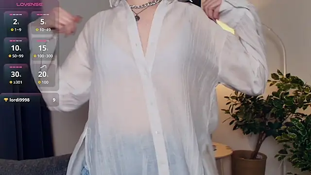 Snapshot of OdelynaAsp chatting on December 3, 2025, 12:36 pm OdelynaAsp online show from December 3, 2025, 12:36 pm