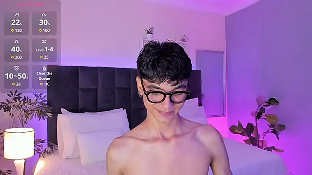 Phillicious   online show from November 8, 2025, 10:08 pm