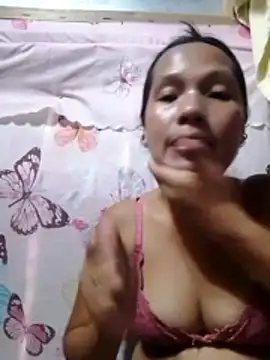 Snapshot of HotNaughtyGirl23 chatting on November 29, 2025, 8:17 am HotNaughtyGirl23 online show from November 29, 2025, 8:17 am