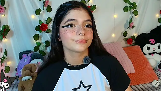 Snapshot of cutee_andrea chatting on May 24, 2026, 3:22 am cutee andrea online show from May 24, 2026, 3:22 am