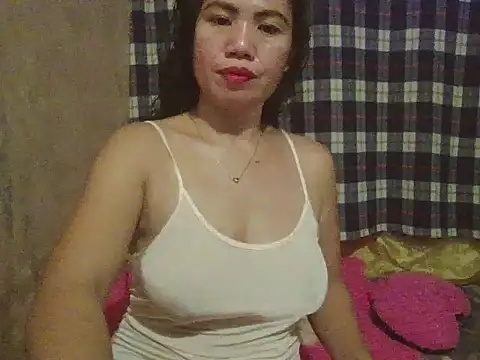 Snapshot of sexymorenal18 chatting on May 27, 2026, 2:41 am sexymorenal18 online show from May 27, 2026, 2:41 am