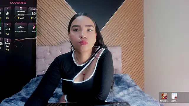 KhateAndersson online show from March 9, 2026, 7:07 pm