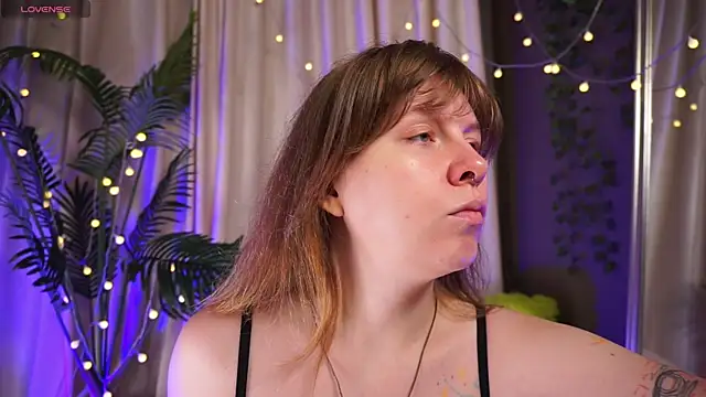 Snapshot of Sense_Of_Rosemary chatting on September 30, 2025, 5:45 am Sense Of Rosemary online show from September 30, 2025, 5:45 am