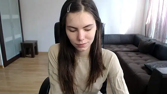 AmelieReve online show from October 10, 2025, 12:15 pm