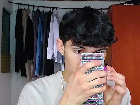 john vichenso online show from September 8, 2025, 9:14 pm