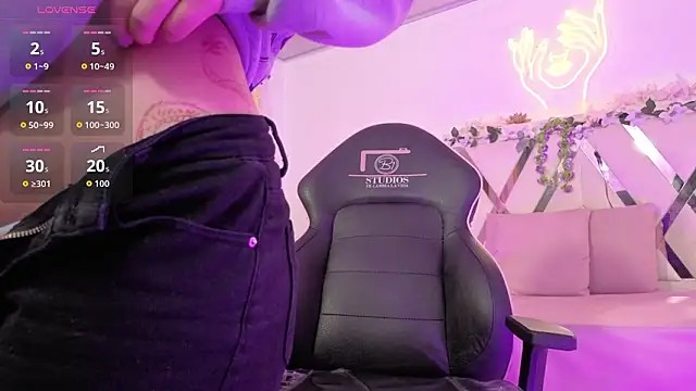 ZURY TAY online show from March 11, 2026, 11:49 am