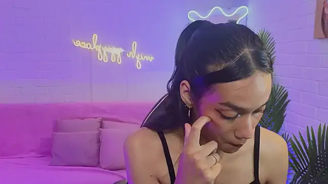 artemiss tay online show from September 10, 2025, 7:14 pm