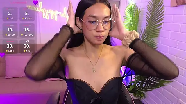 artemiss tay online show from October 2, 2025, 7:21 pm