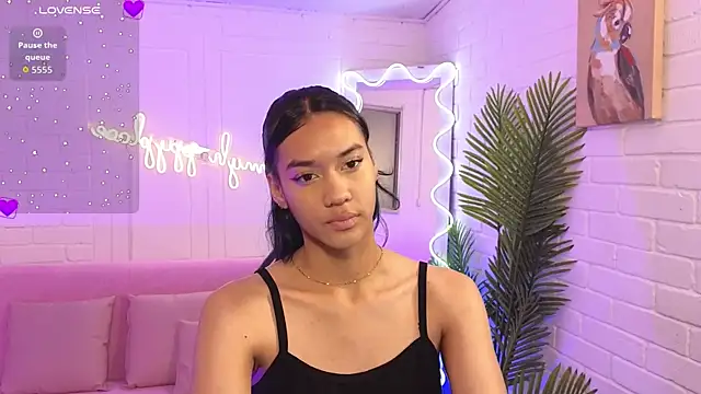 artemiss tay online show from October 17, 2025, 7:05 pm