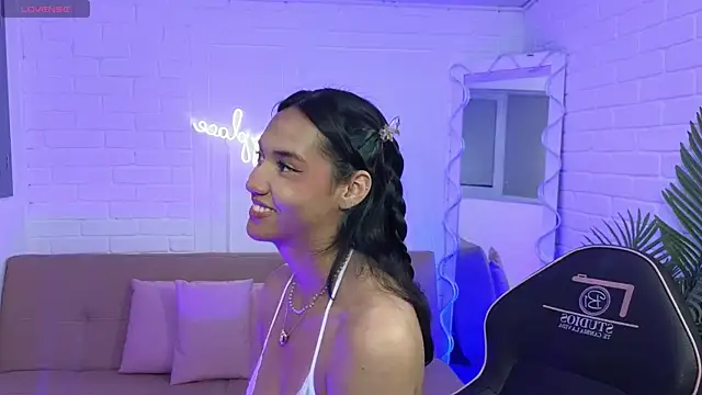 artemiss tay online show from November 7, 2025, 7:14 pm