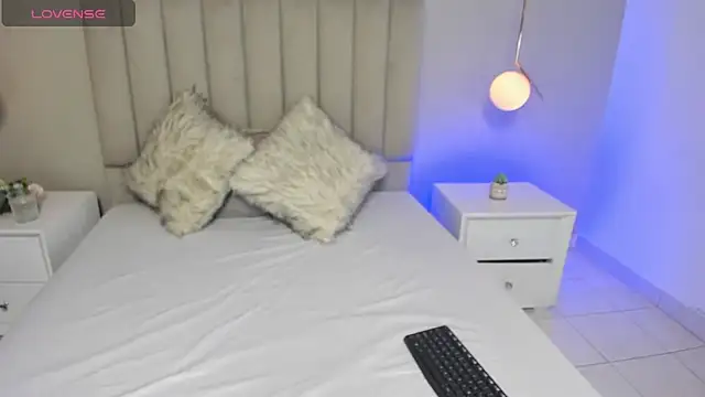 Snapshot of Dani_rosse_ chatting on October 10, 2025, 12:37 pm Dani rosse online show from October 10, 2025, 12:37 pm