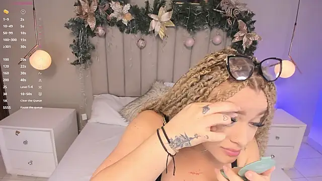 Snapshot of Dani_rosse_ chatting on December 1, 2025, 1:05 pm Dani rosse online show from December 1, 2025, 1:05 pm